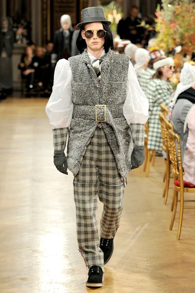 Look 19